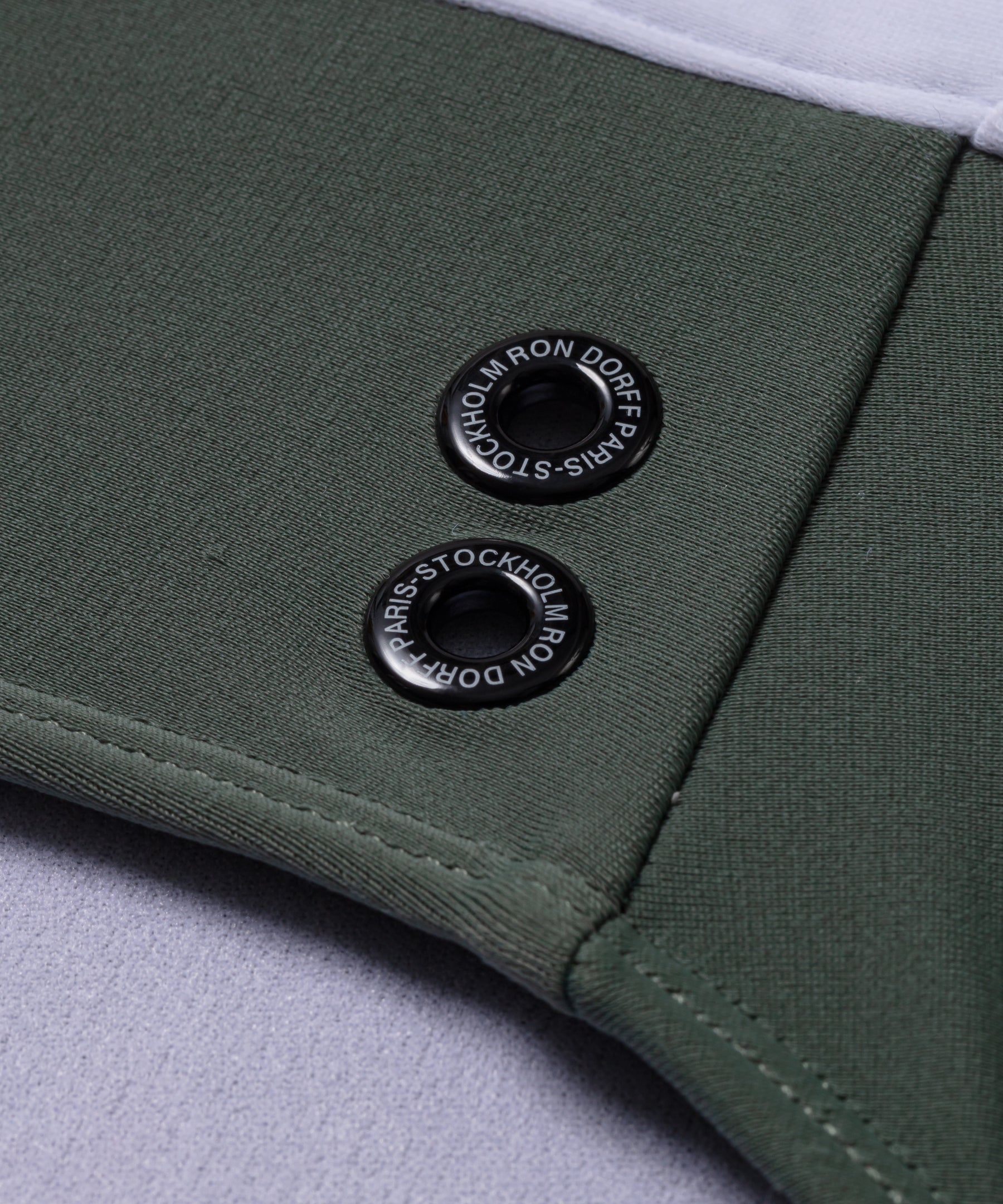 Slip de bain coupe ajustée à ceinture contrastée: Vert militaire