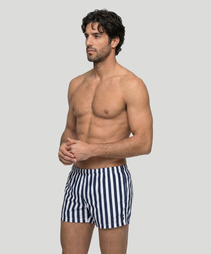 Short de bain à rayures verticales: Bleu marine/blanc