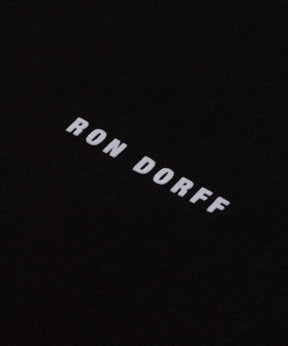T-shirt coupe décontractée en coton organique à imprimé RON DORFF: Noir