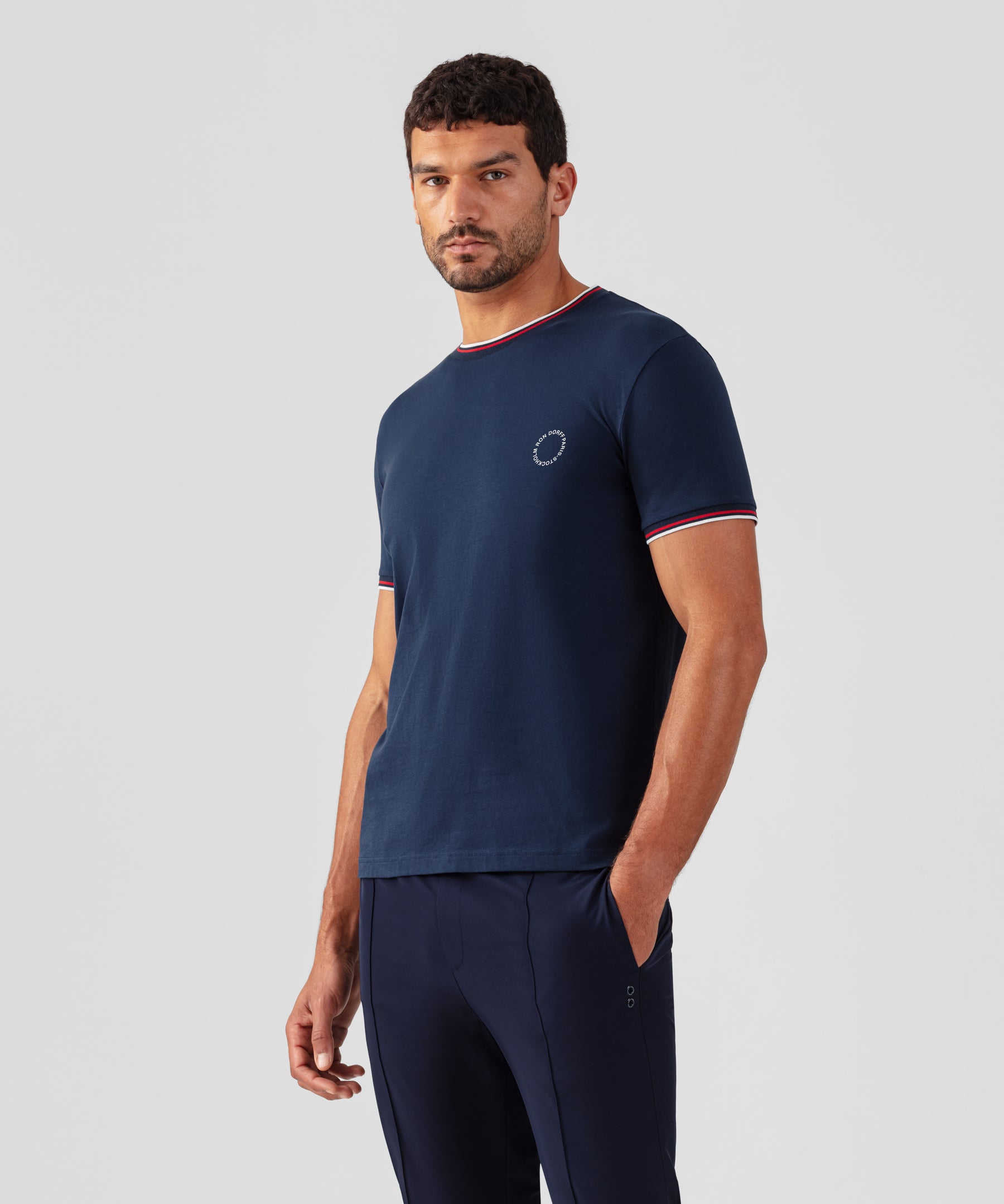 T-shirt en coton organique à bandes rayées: Bleu marine