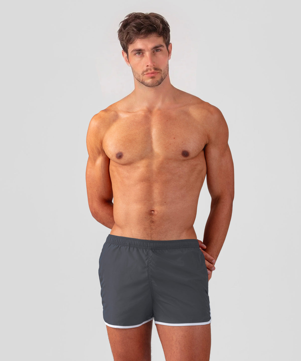 Short de bain avec bandes contrastées arrondies: Gris lave