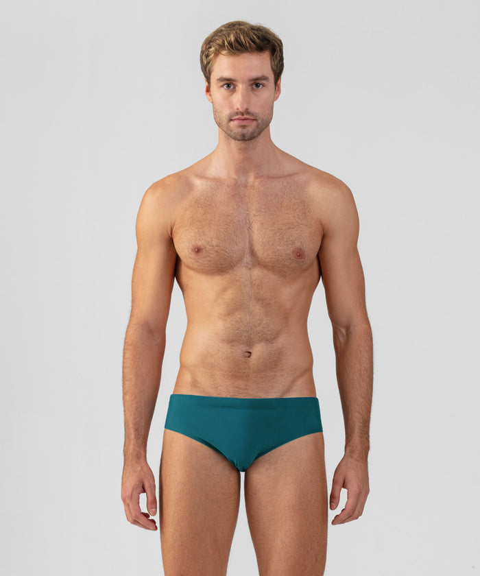 Slips de bain : Le grand plongeon