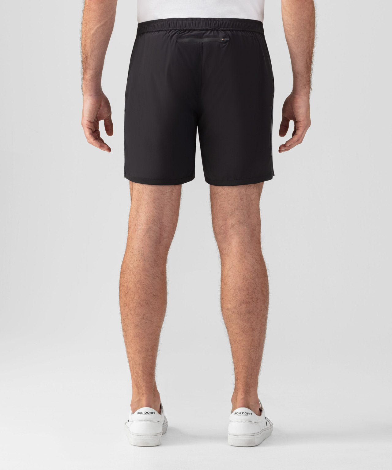 Gym-Shorts mit reflektierender Paspelierung: Schwarz