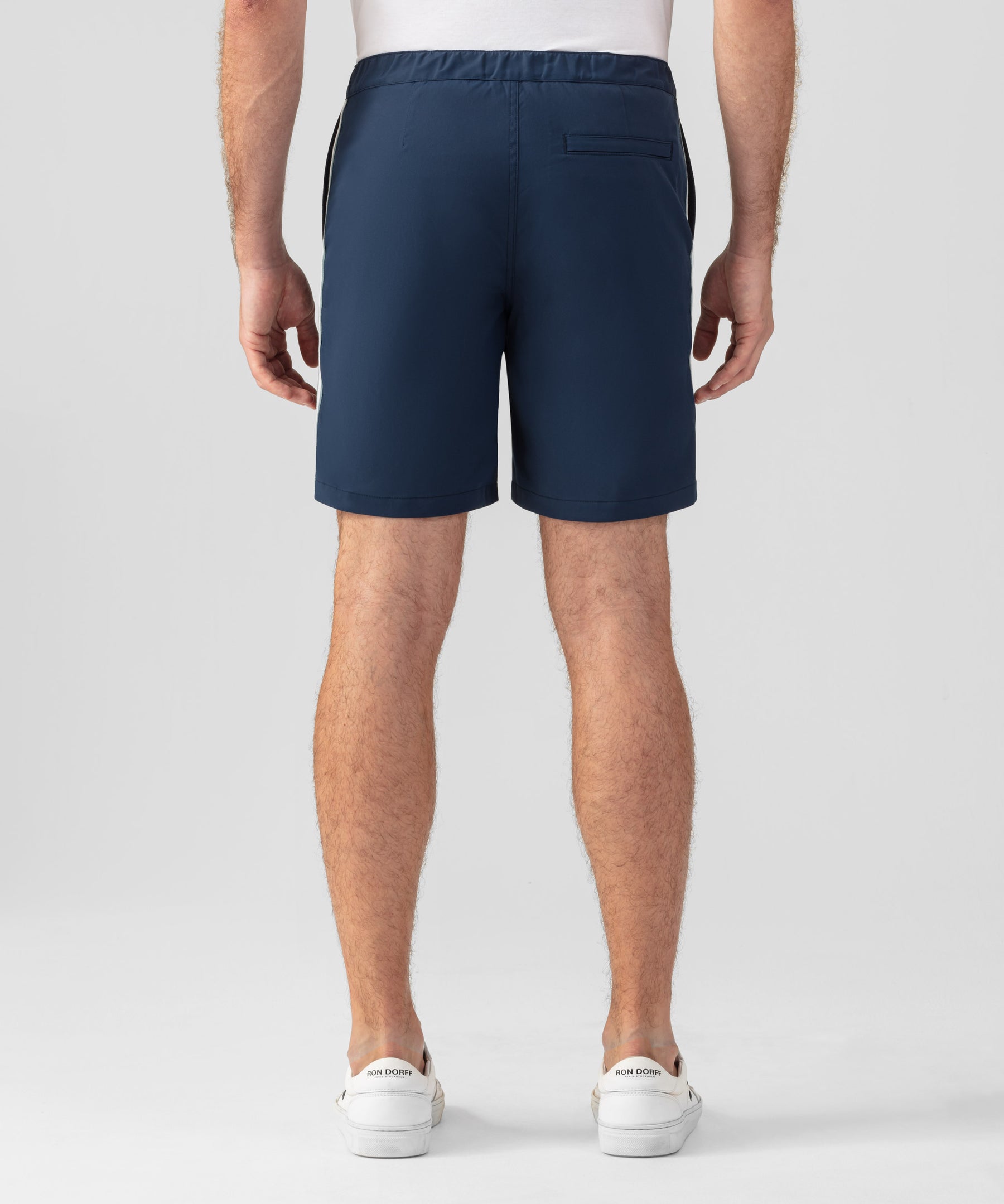 Sports Chino Shorts w. Side Stripes: Deep Ocean