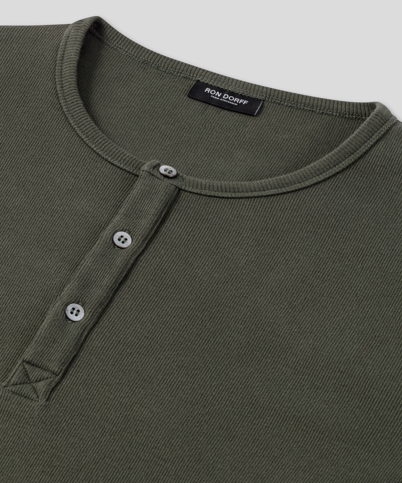 PULL&BEAR HENLEY - T-SHIRT - T-shirt à manches longues - khaki/kaki PULL&BEAR HENLEY - T-SHIRT - T-shirt à manches longues - khaki/kaki