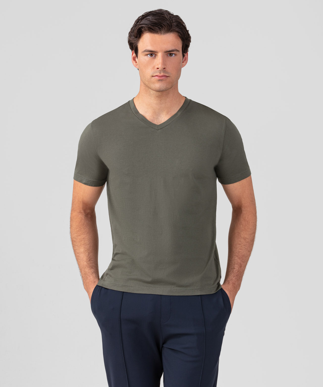 V-Ausschnitt T-Shirt Eyelet Edition: Military Green