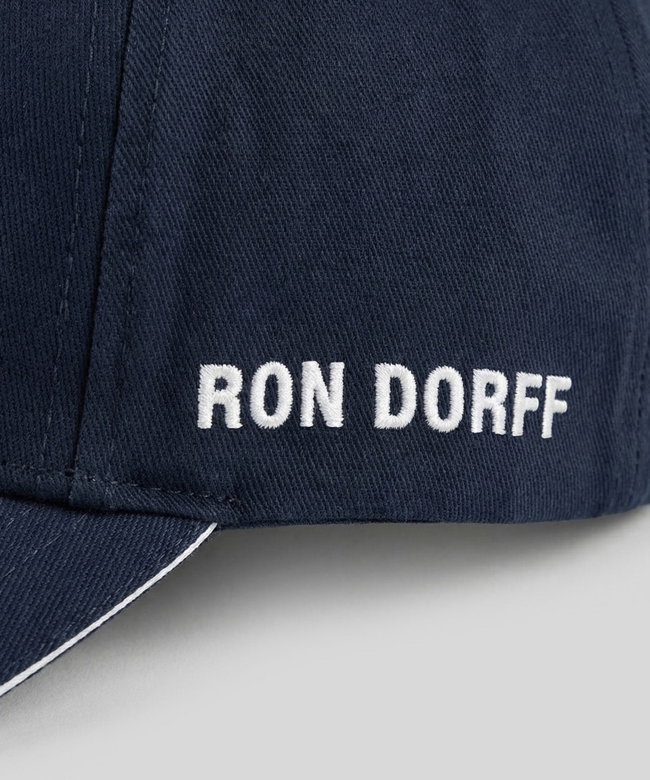 Casquette avec piping: Bleu marine