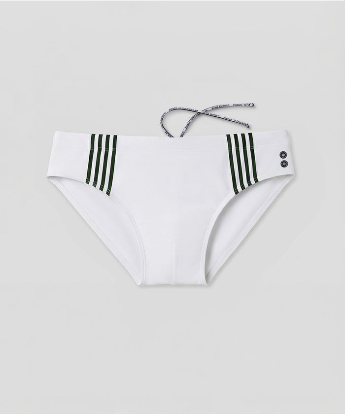 Swim Briefs w. Placed Vertical Thin Stripe: Weiß