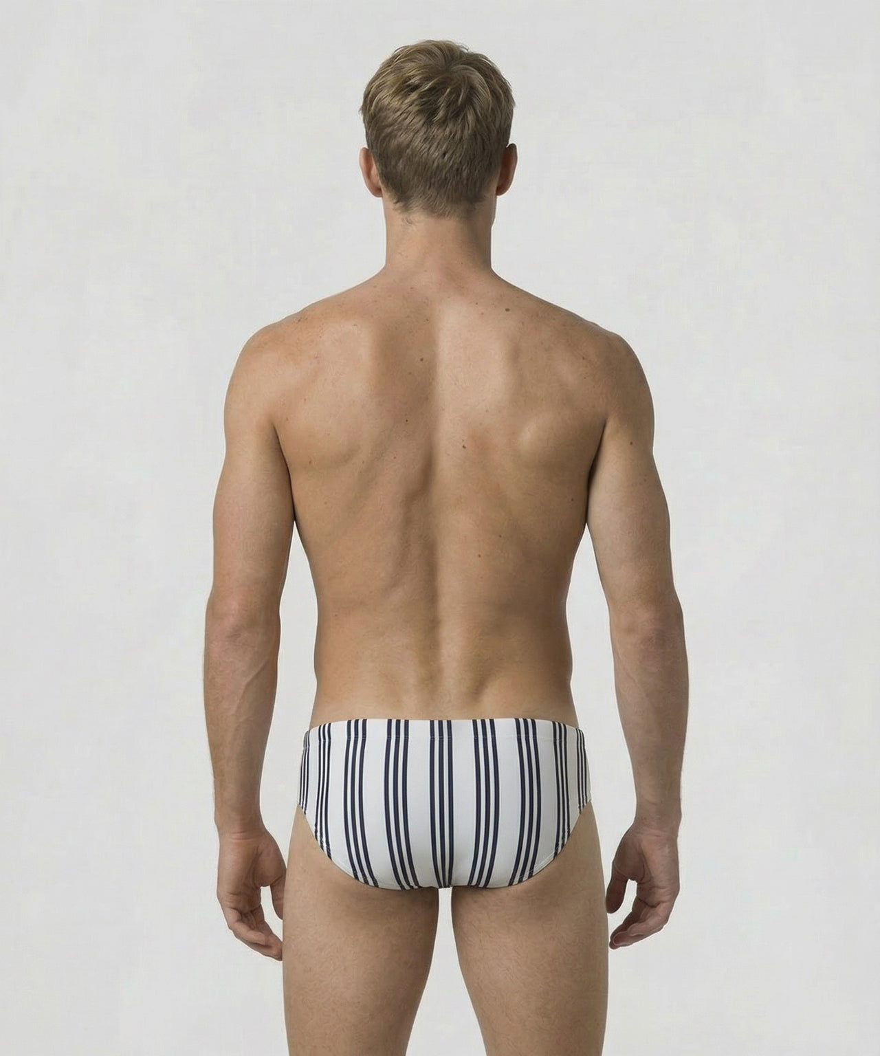 Badehose mit vertikalen dünnen Streifen: Weiß