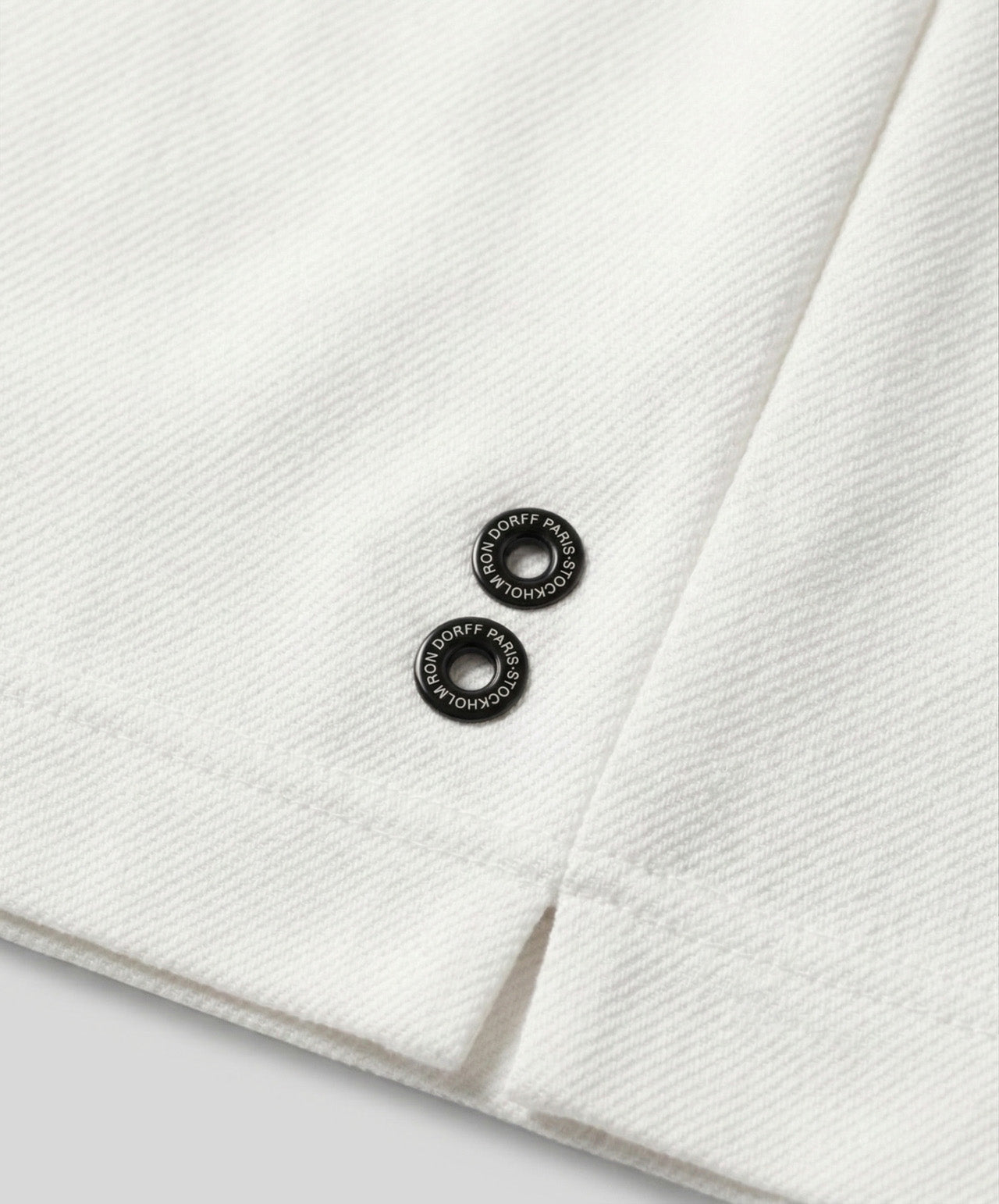 RD Tennis Short avec ceinture rayée: Écru