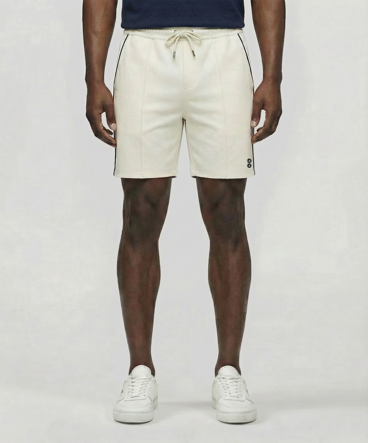 City Shorts w. Piping: Off White