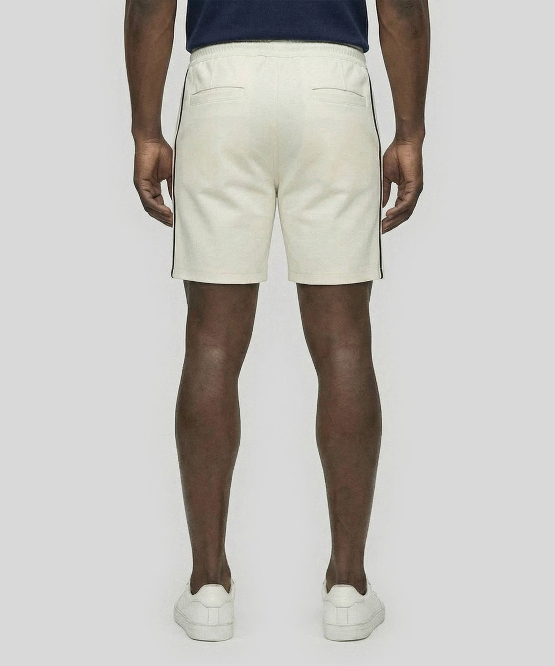 City Short avec Piping: Écru