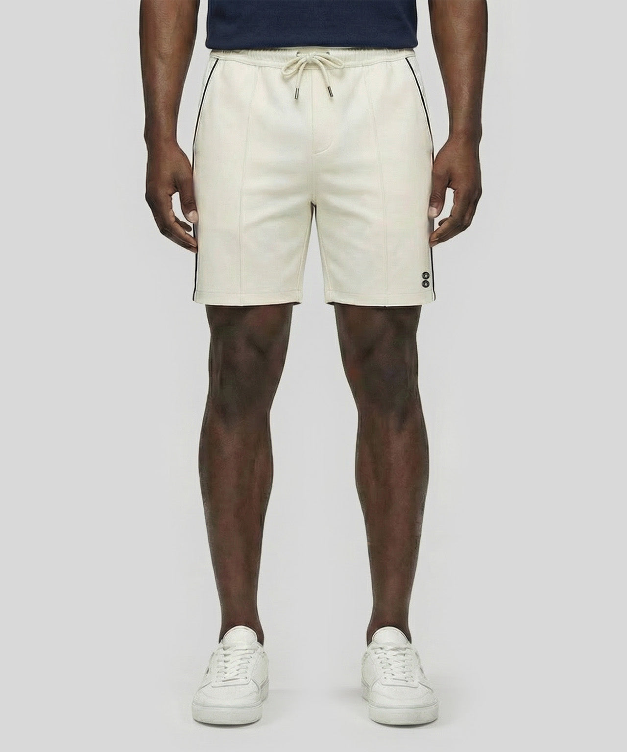 City Short avec Piping: Écru