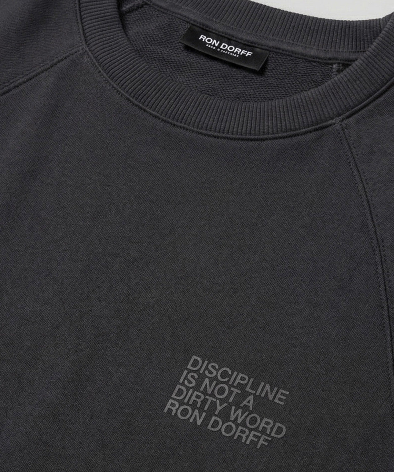 Ärmelloses Bio-Baumwoll-Sweatshirt "DISCIPLINE": Schwarz