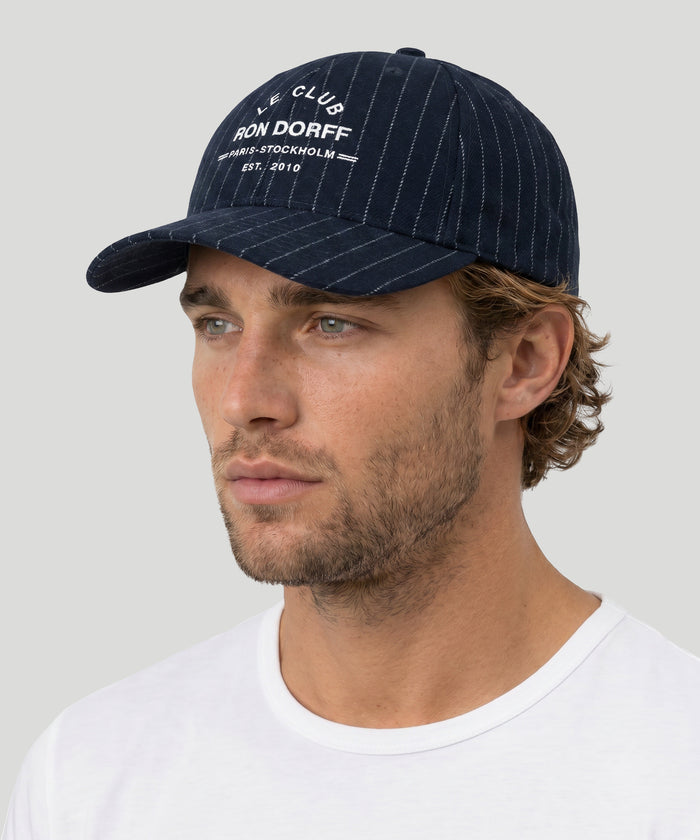 Casquette en laine à fines rayures verticales: Bleu marine/blanc