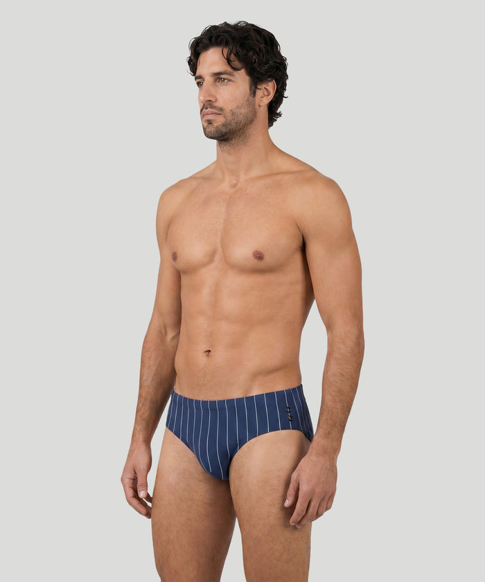 Swim Briefs w. Pin Stripes: Navy/White
