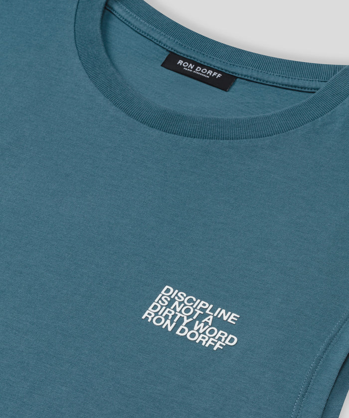 Organic Cotton Sleeveless T-Shirt "DISCIPLINE": Baltic Blau