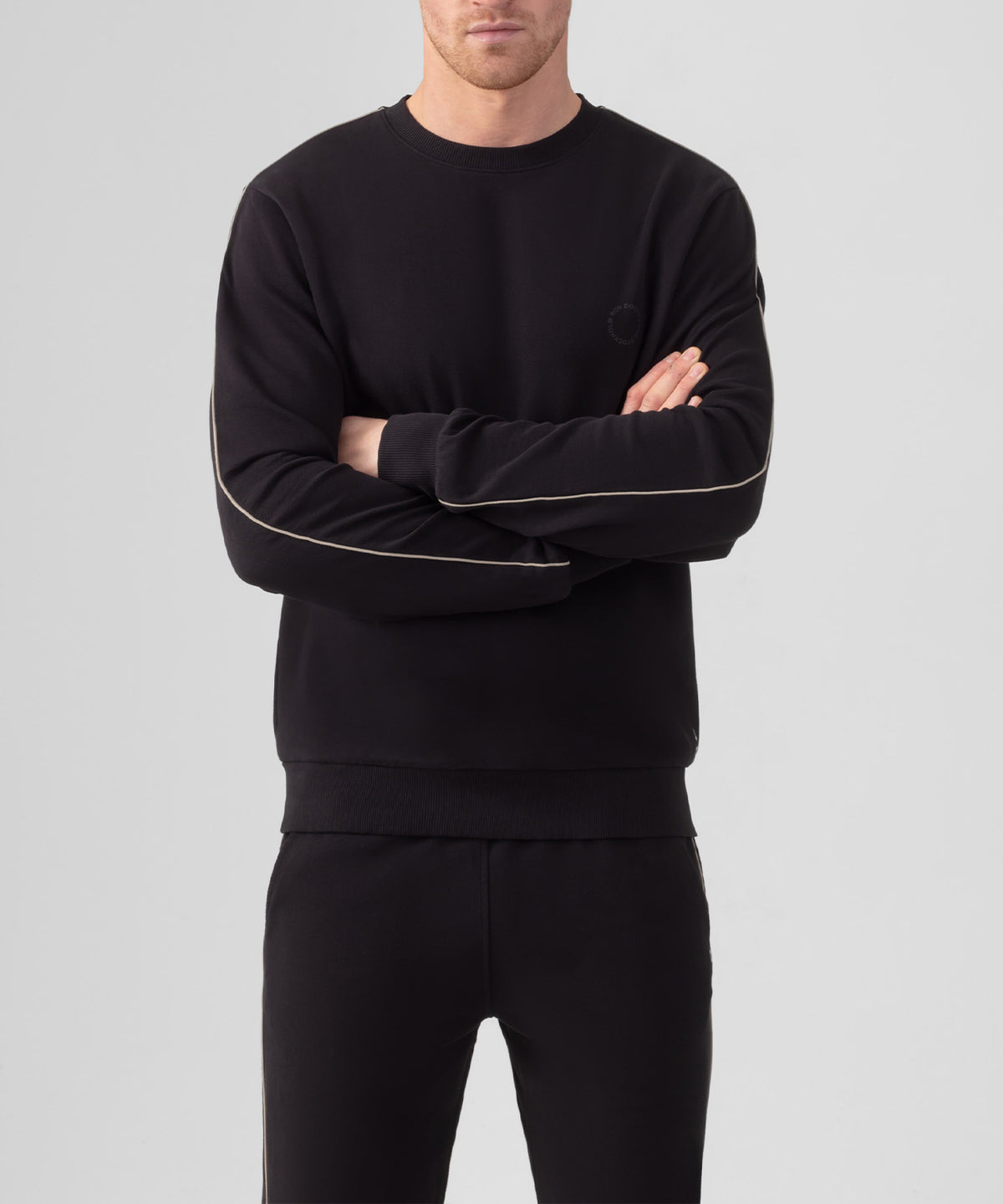 Sweatshirt en coton piqué avec passepoil: Noir