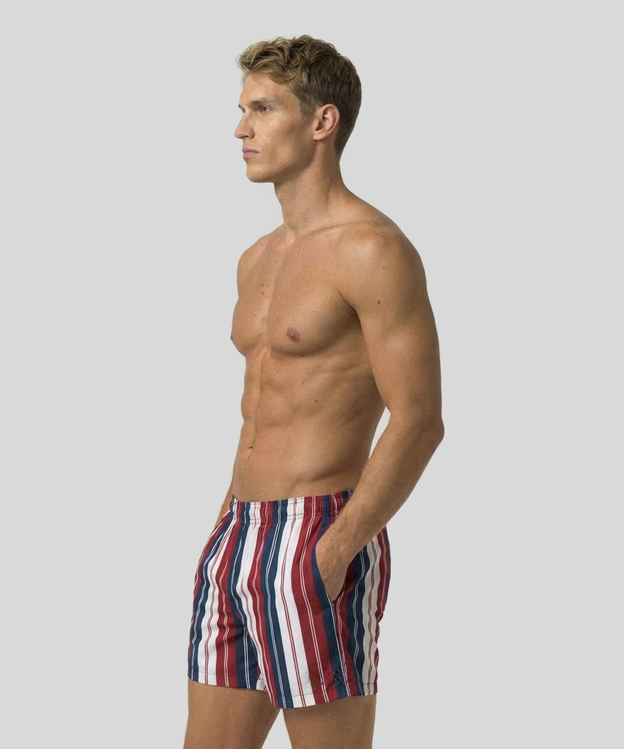 Badeshorts mit unregelmäßigen Streifen: Rot
