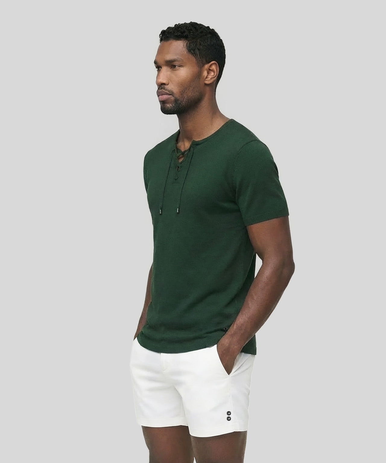 T-shirt col V en maille fine à lacets: Vert court