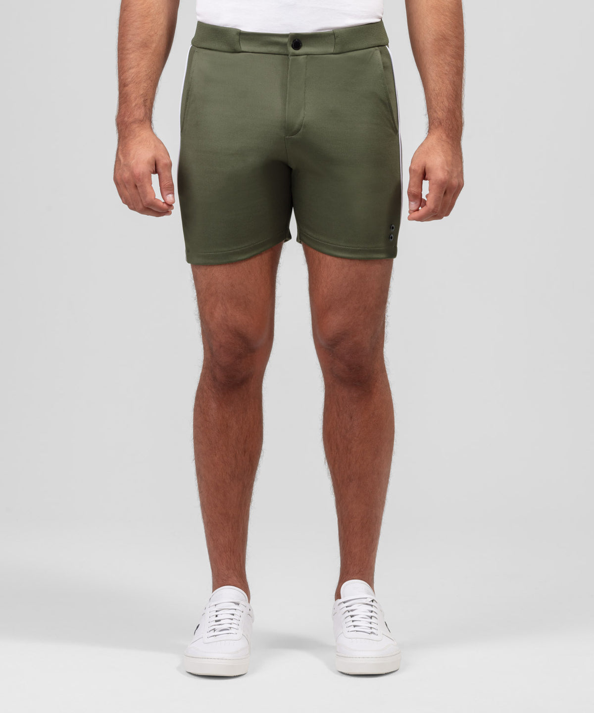 Shorts zippé avec passepoil: Vert olive foncé